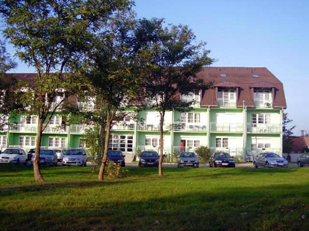 Holdlux Apartmanok Шарвар Екстер'єр фото